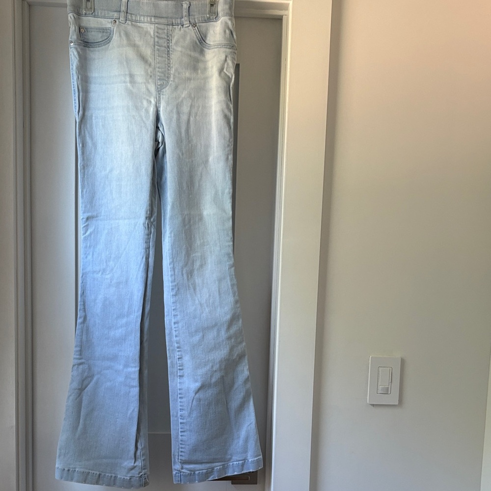 SPANX Light Wash Women's wide bottom Jeans Jeggings-